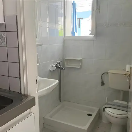 Milia 2 Agios Nikitas